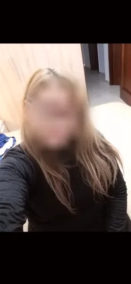 Amina, 40