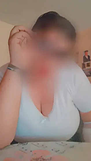Clara, 35