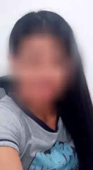 Claudia, 39
