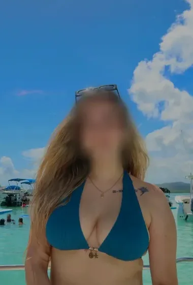 Emilia, 21
