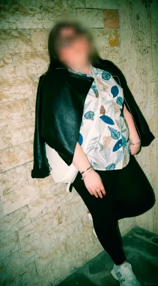 Emily, 29