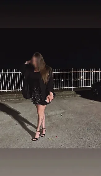 Lara, 23