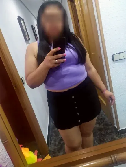 Larissa, 34