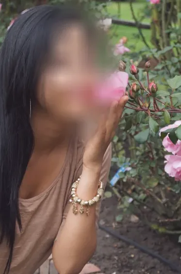 Leonie, 32