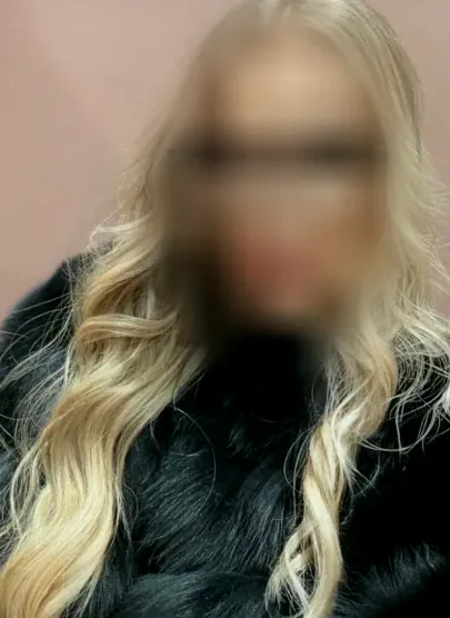 Melanie, 32