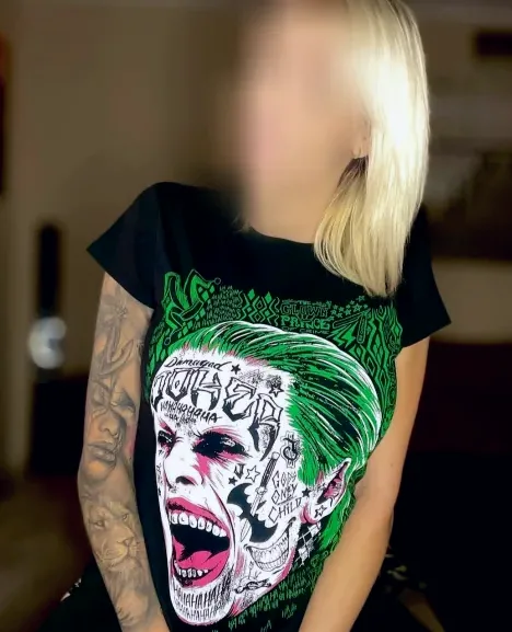 Rosa, 36