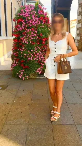 Valentina, 38