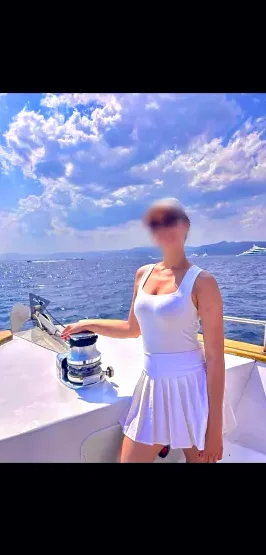 Zeynep, 33